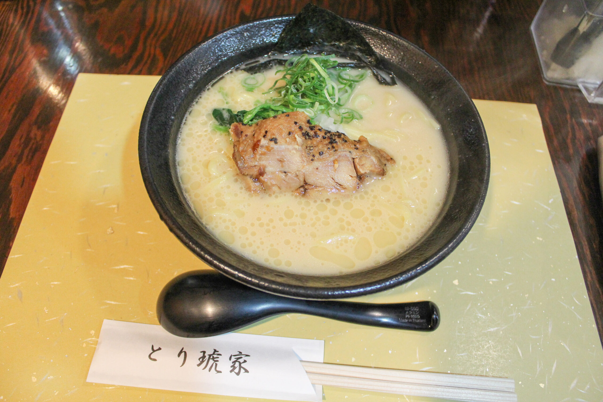 鶏白湯×家系ラーメン！「飛鳥家系ラーメン とり琥家」は上品な家系ラーメンを創る店！