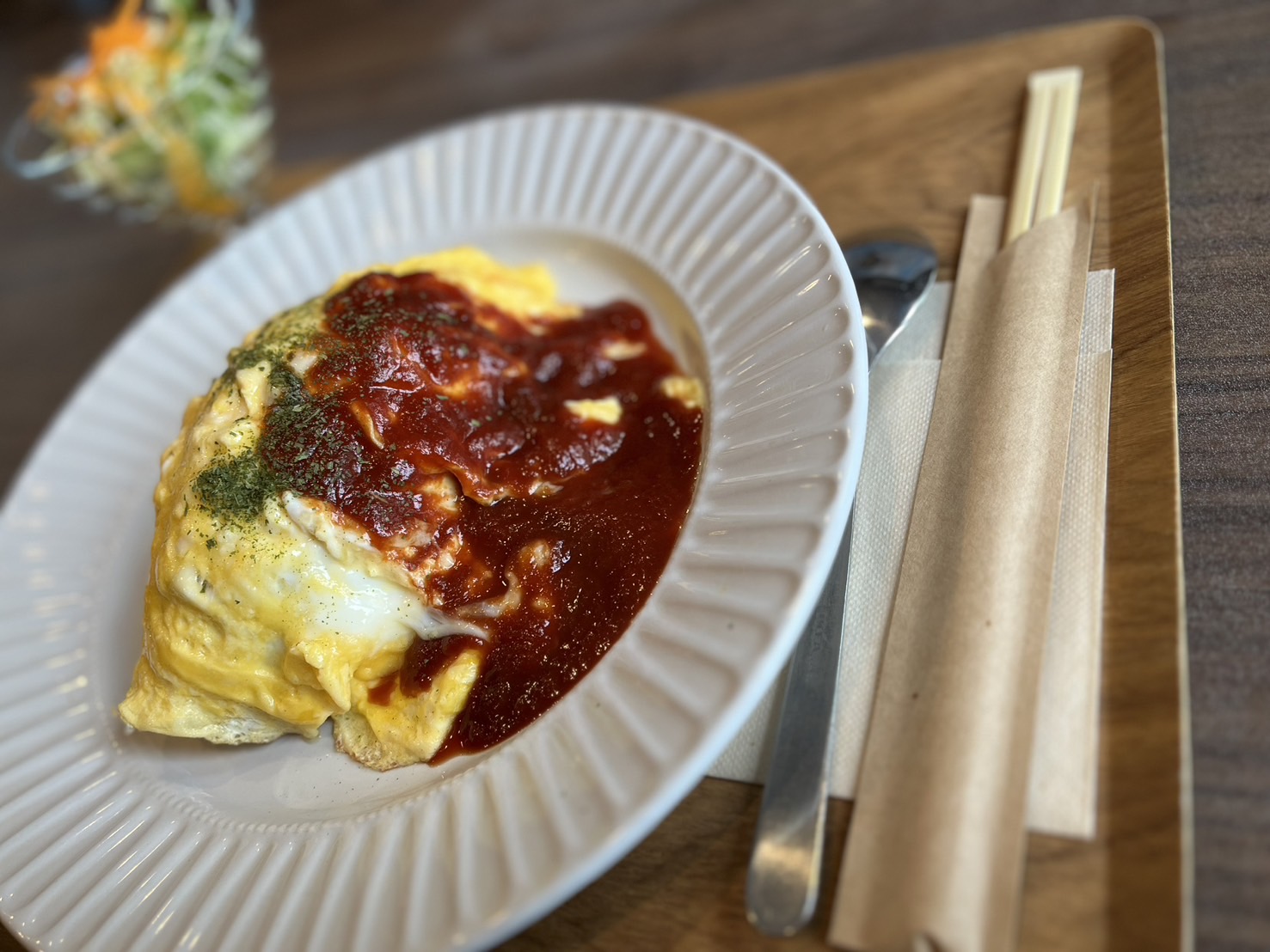 木の温もりを感じる筒井の隠れ家カフェ「HAPPINESS CAFE（ハピネスカフェ）」