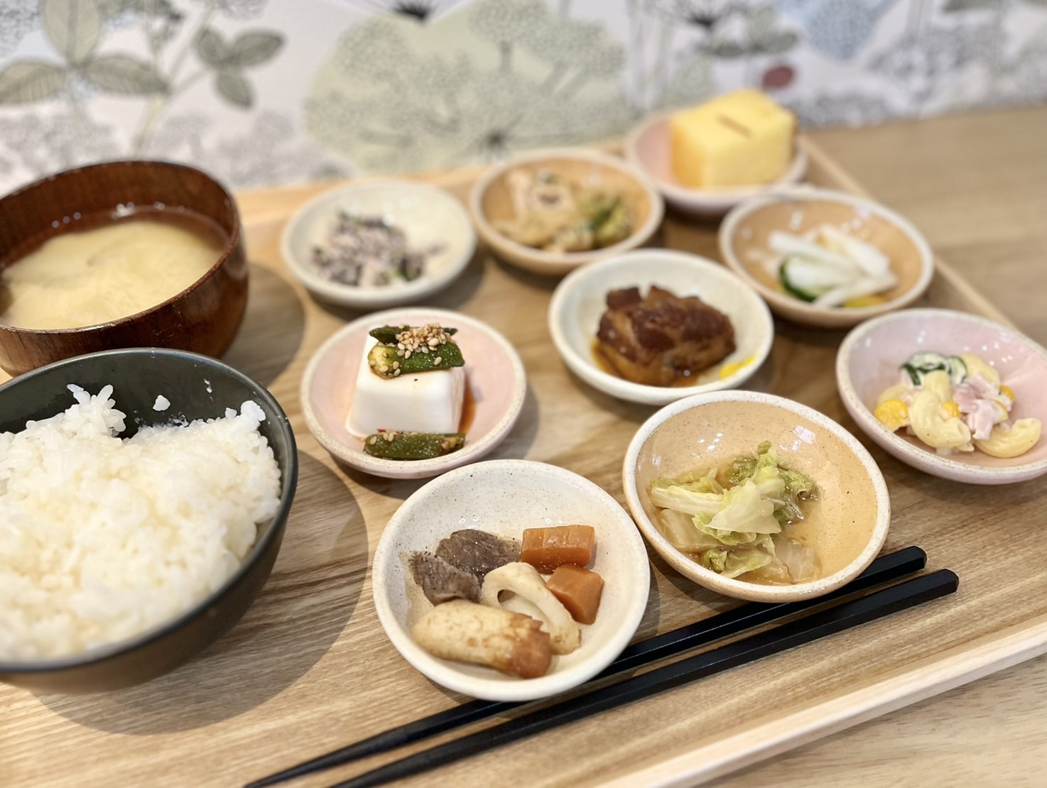 居心地の良い空間でゆったり過ごせる「かふぅカフェ」で9品ランチ！
