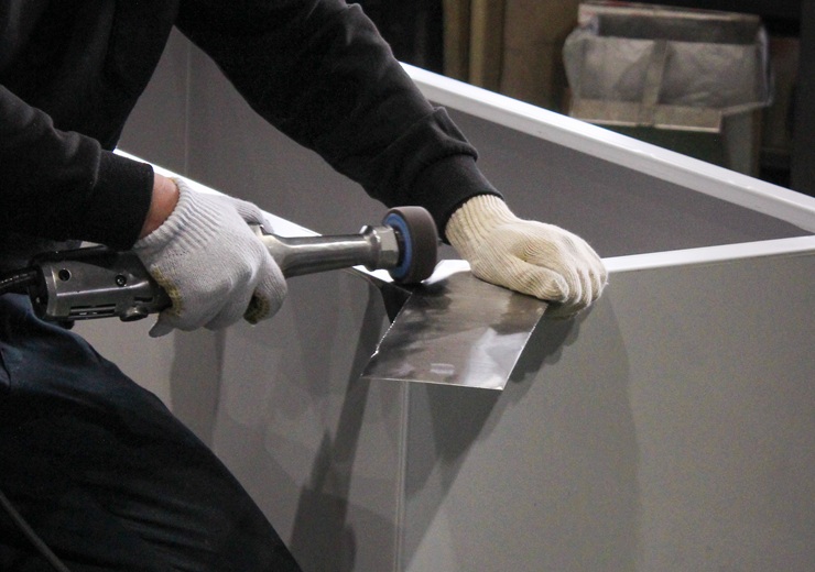 熟練職人が手作業で仕上げる”魅せる”厨房。「プロテック株式会社」